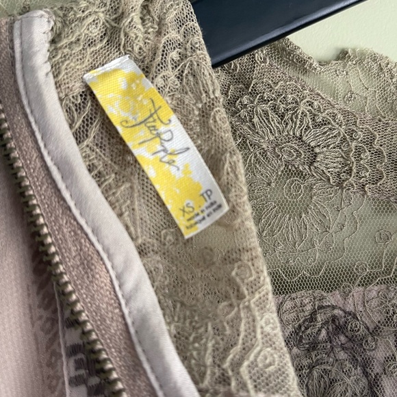 Beautiful top or short dress - Picture 2 of 3